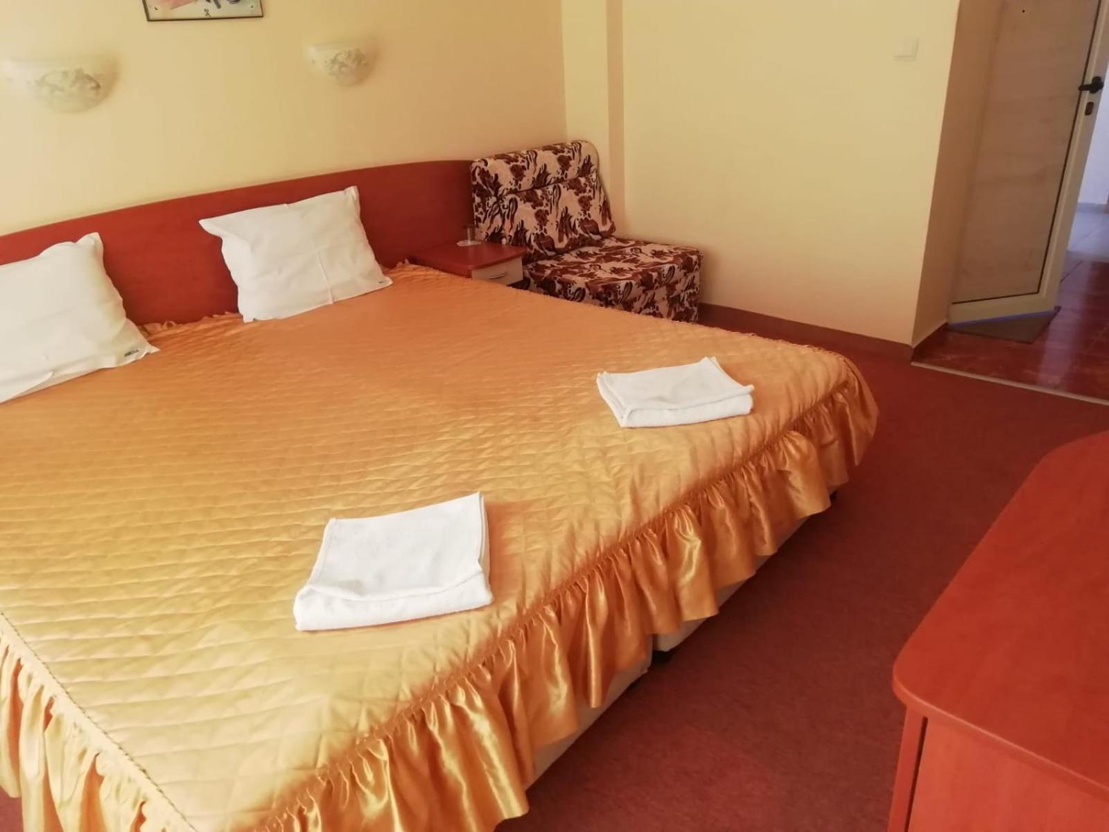 Family Hotel Mimosa Tsarevo Esterno foto