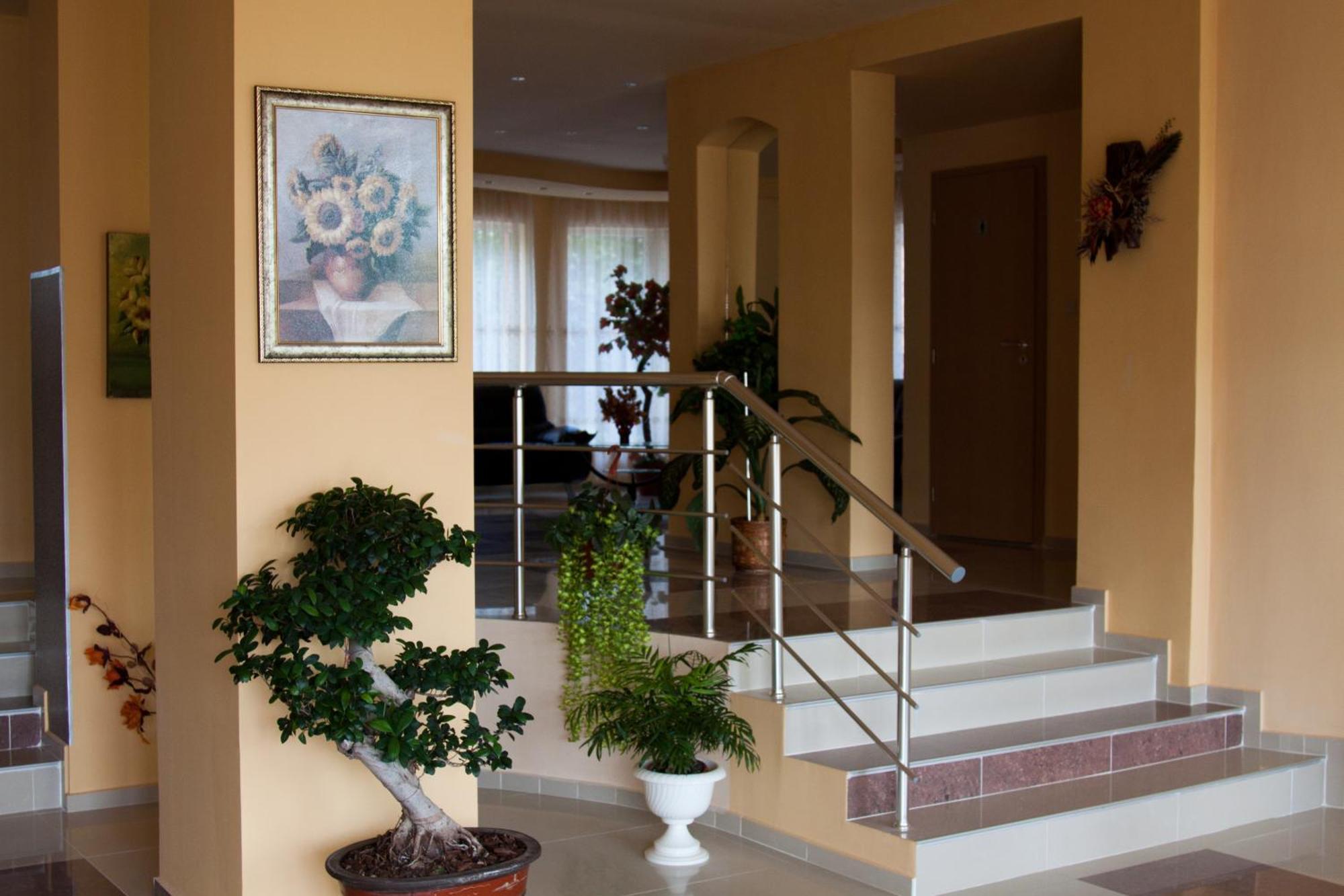 Family Hotel Mimosa Tsarevo Esterno foto