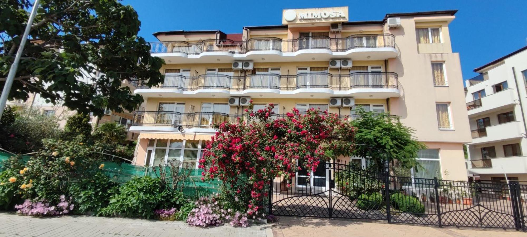 Family Hotel Mimosa Tsarevo Esterno foto