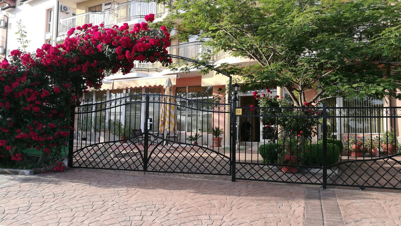 Family Hotel Mimosa Tsarevo Esterno foto