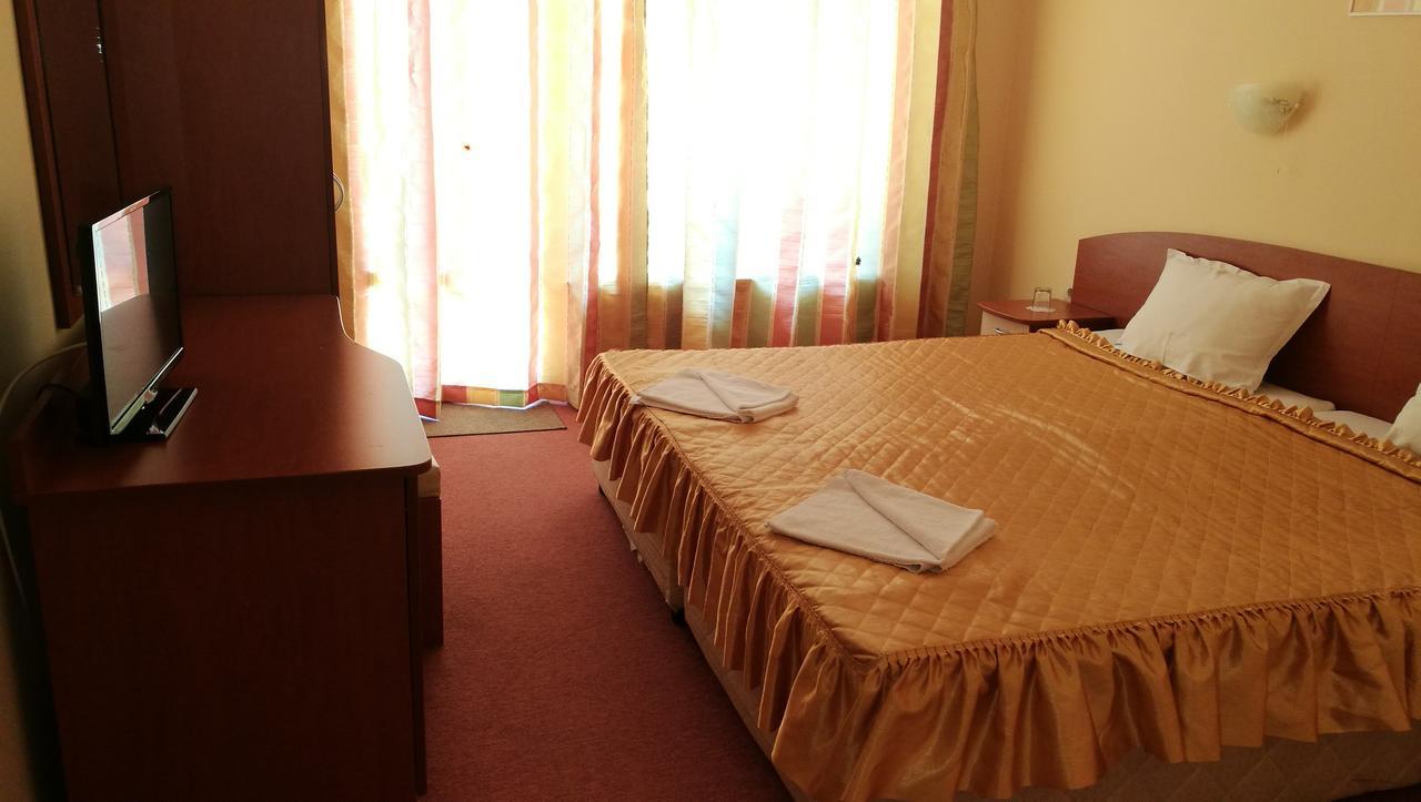 Family Hotel Mimosa Tsarevo Esterno foto