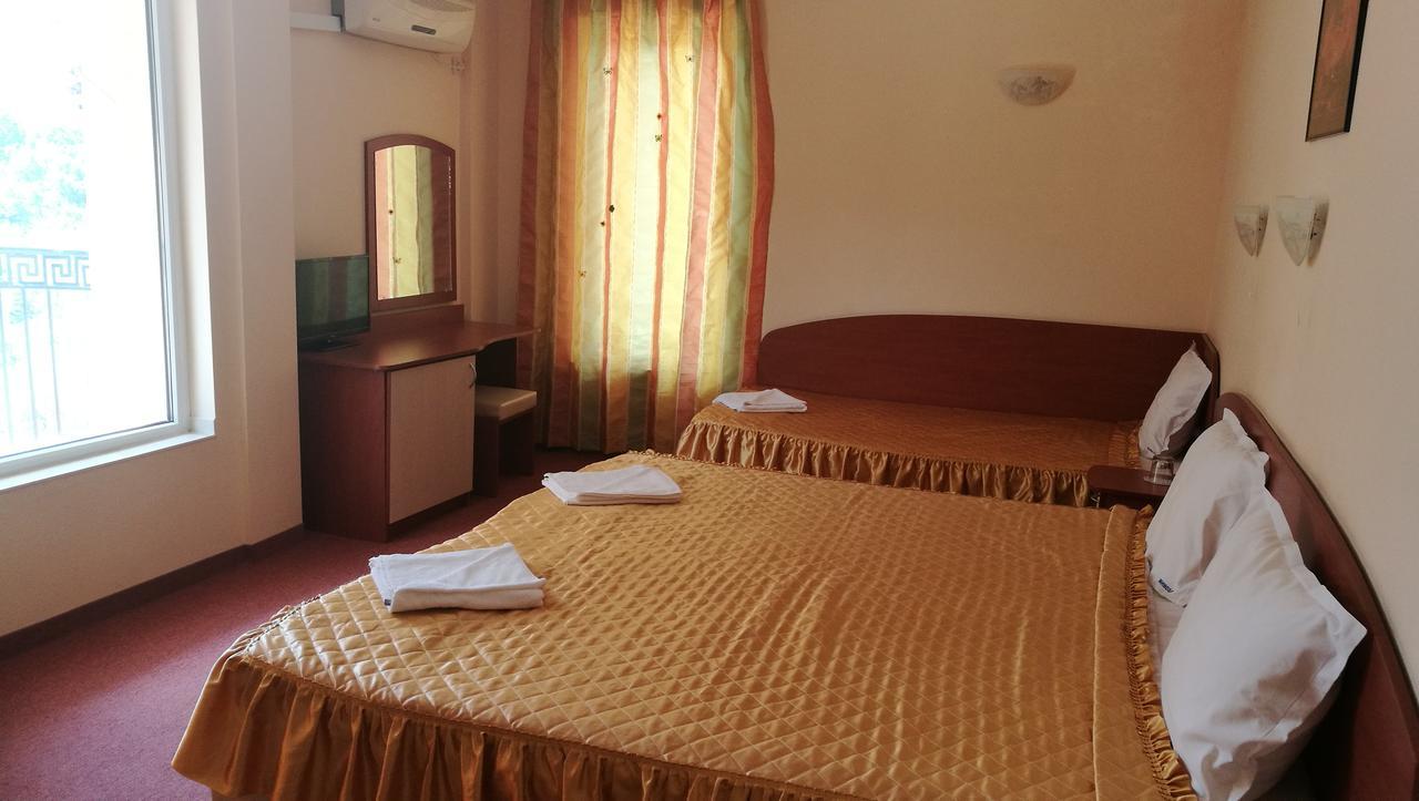 Family Hotel Mimosa Tsarevo Esterno foto